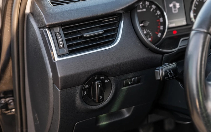 Skoda Octavia cena 27400 przebieg: 192000, rok produkcji 2014 z Mirsk małe 742